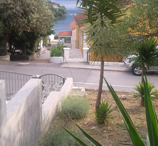 By The Sea Zrnovska Banja, Korcula - 11510 * Zrnovo